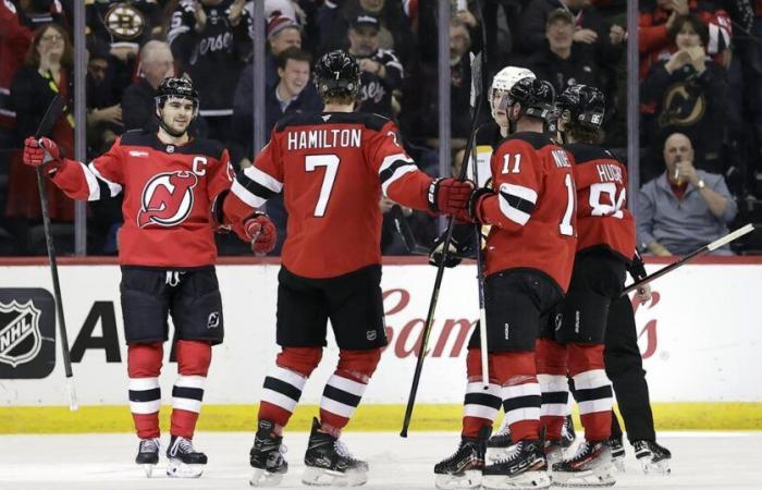 Hischier et les Diables battent Boston