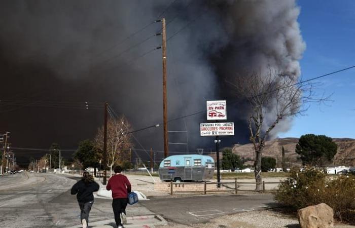 images du nouvel incendie violent au nord de la ville, des milliers d’habitants évacués