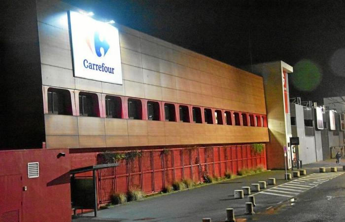 A Lanester, l’hypermarché Carrefour évacué suite à “un incident technique”