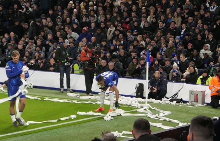 Les cerceaux reçoivent une amende de 18 000 € de l’UEFA suite à leur visite à Stamford Bridge – The Home of Irish Football