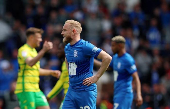 Dans le cadre du match le plus fastueux du football, les propriétaires millionnaires d’Hollywood et l’icône du sport s’affrontent à Wrexham contre Birmingham.