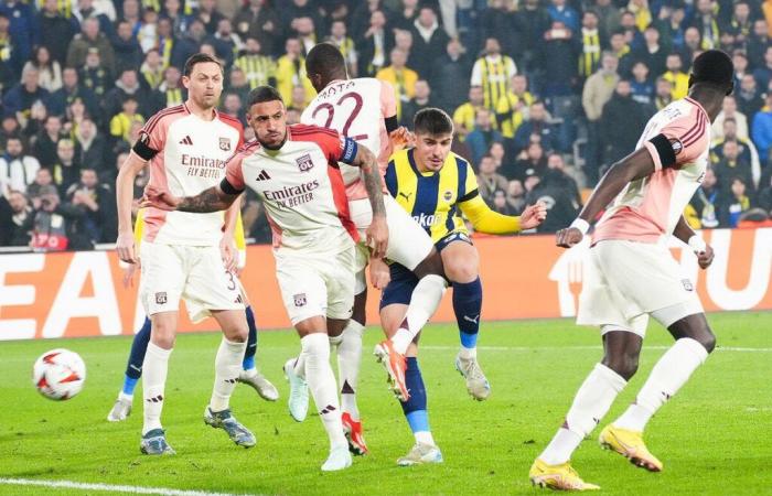 Muet à Fenerbahçe, l’OL devra attendre le Top 8