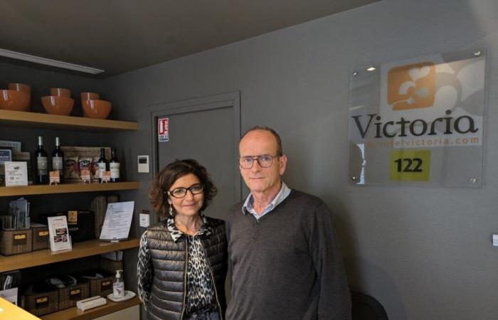 dans cette ville symbole des rois de France, débat sur l’Histoire et l’actualité