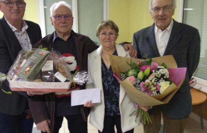 Après 33 ans de service, cette employée de cantine « reine de l’omelette aux pommes de terre » l’emmène