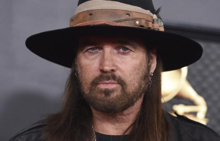 Trace, le fils « inquiet » de Billy Ray Cyrus, demande à la chanteuse d’obtenir de l’aide