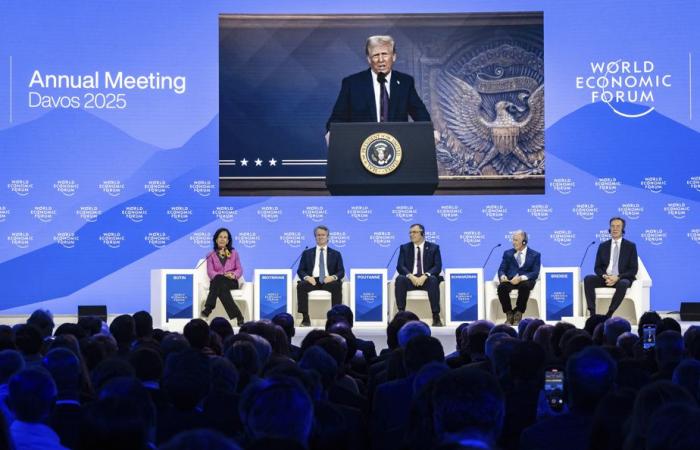 Forum économique de Davos | Venez en Amérique ou payez des impôts, dit Trump