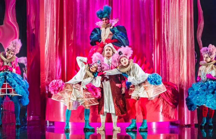 Le roi Frederik et la reine Mary occupent la loge royale pour leur première représentation au Théâtre royal danois