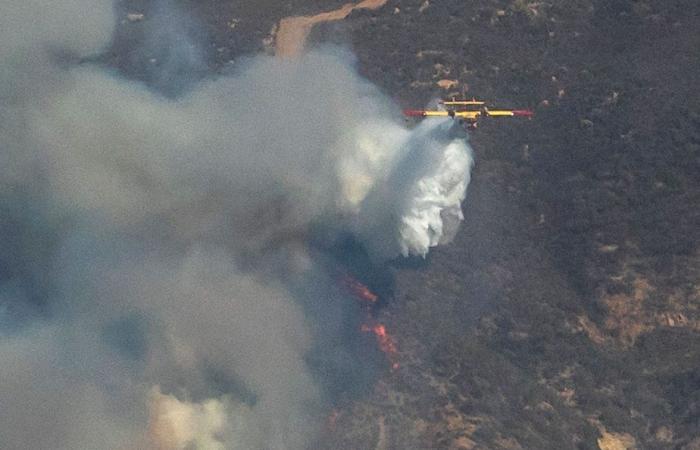 Incendie près de Los Angeles | Les pompiers progressent