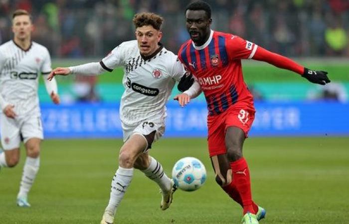 La défense (nouvelle) de Holstein Kiel peut-elle arrêter Amoura de Wolfsburg?