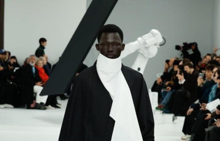 L’envolée d’Issey Miyake Men dans le défilé Automne-Hiver 2025-2026