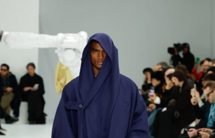 L’envolée d’Issey Miyake Men dans le défilé Automne-Hiver 2025-2026