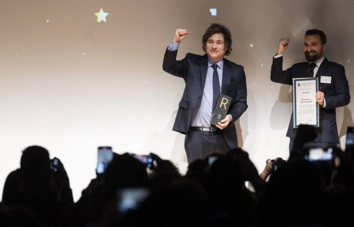 Après Davos, Javier Milei reçoit le prix Röpke à Zurich, rock star du libéralisme