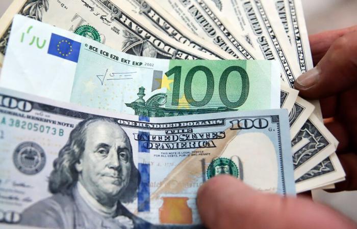 Trump alourdit le dollar alors que l’or approche de son sommet de tous les temps