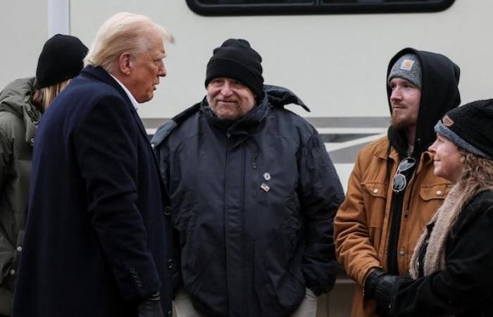 Trump visite la Caroline du Nord avant de se rendre à Los Angeles