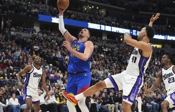 Le tir surhumain de Jokic, auteur d’un cinquième triple-double consécutif en NBA face aux Sacramento Kings