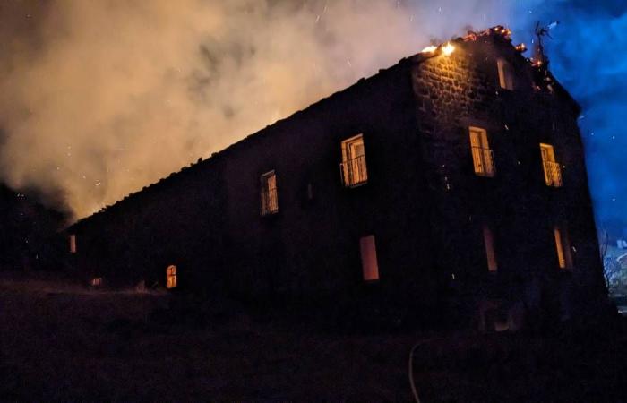 Feu de nuit violent d’une ferme de cette ville de Haute-Loire