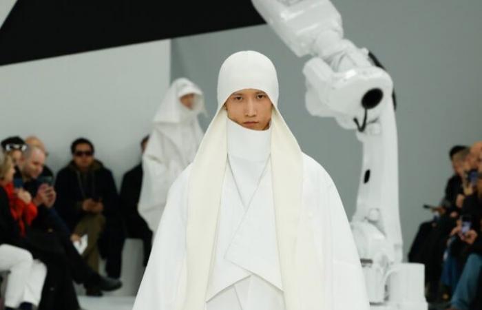 L’envolée d’Issey Miyake Men dans le défilé Automne-Hiver 2025-2026