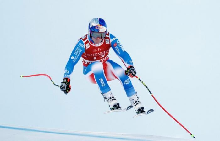 Alexis Pinturault a hélicéré après une chute à Kitzbühel