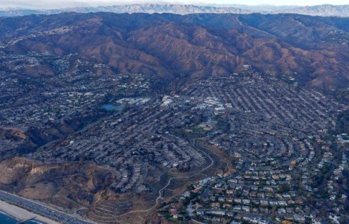 La fréquence des incendies à Los Angeles interroge sur la pertinence de la reconstruction