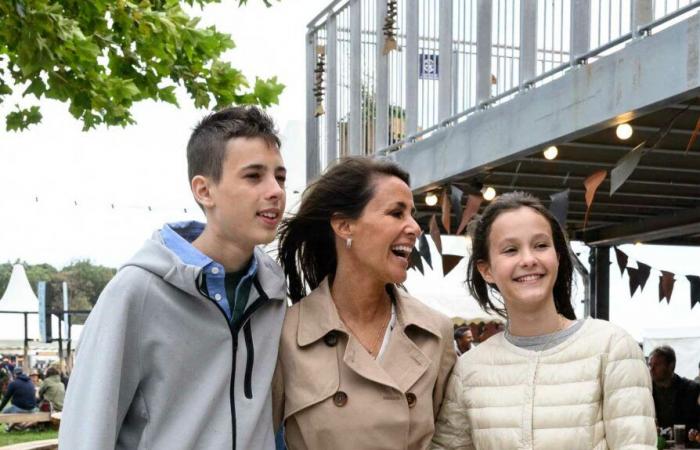 Comtesse Athena Copie carbone de sa mère, princesse Marie, sur sa 13e anniversaire photo