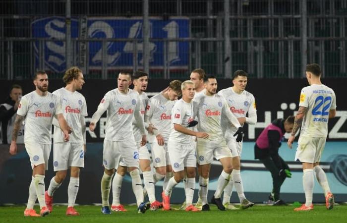 Kiel a riposté lors d’un match nul en dents de scie à Wolfsburg