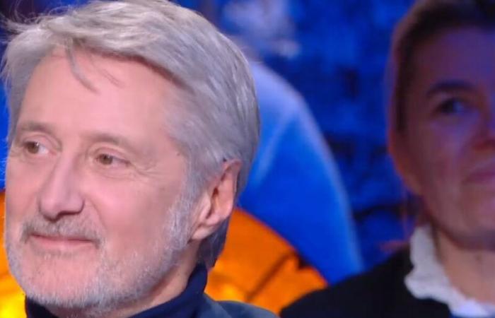 Antoine de Caunes se livre sur ses relations avec ses parents Jacqueline Joubert et Georges de Caunes