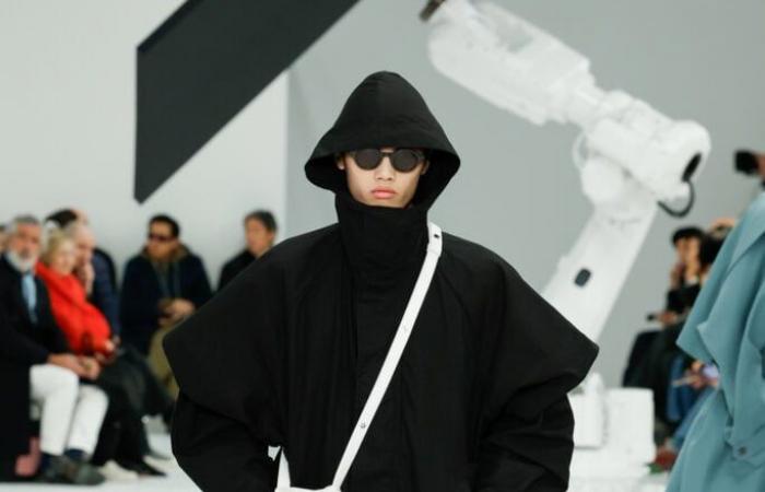 L’envolée d’Issey Miyake Men dans le défilé Automne-Hiver 2025-2026