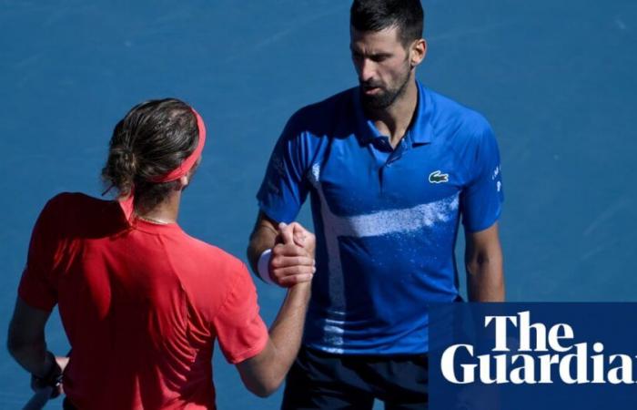 Novak Djokovic prend sa retraite blessé de la demi-finale de l’Open d’Australie après avoir perdu le premier set contre Alexander Zverev