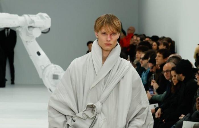 L’envolée d’Issey Miyake Men dans le défilé Automne-Hiver 2025-2026