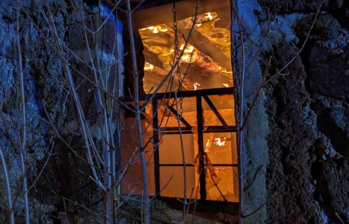 Feu de nuit violent d’une ferme de cette ville de Haute-Loire