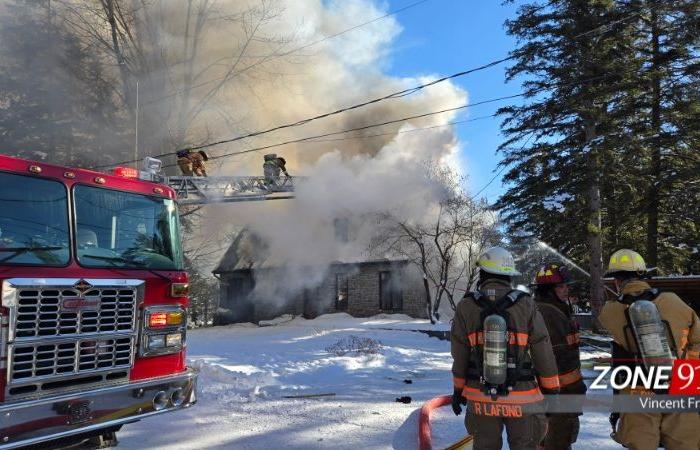 Un incendie majeur fait rage à Lac-Beauport