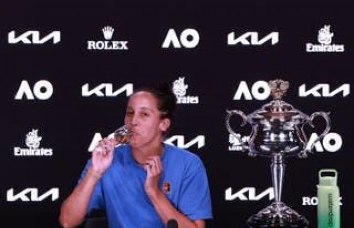 Madison Keys étourdit Aryna Sabalenka en finale de l’Open d’Australie alors que le monde n ° 1 basse la raquette dans la défaite – en direct