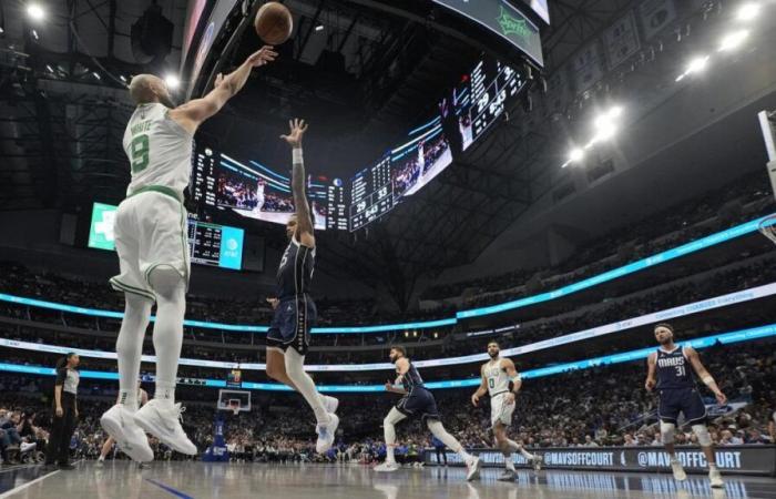 Les Celtics battent les Mavericks 122-107 lors du match revanche de la finale de la NBA, Tatum marque 24 points