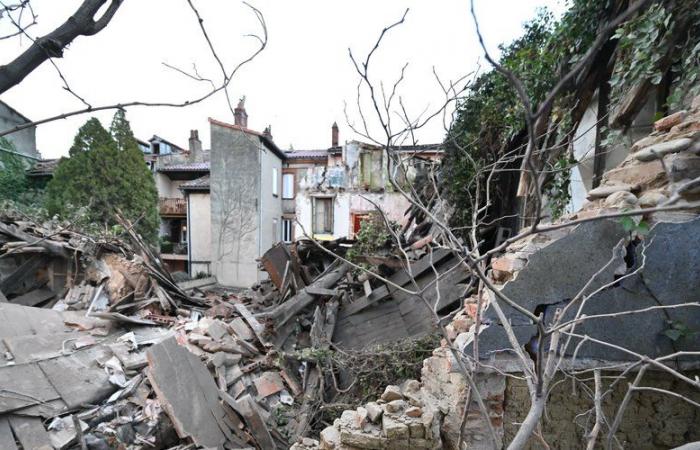 Une maison abandonnée s’effondre à Toulouse, en cours pour trouver des occupants potentiels