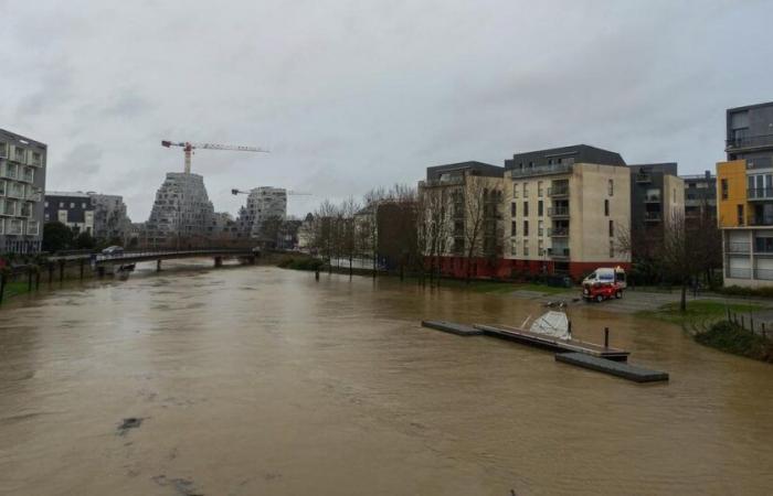 Un plaisancier manquant en mer, des inondations à Rennes et dans le village de Vendée Globe fermé