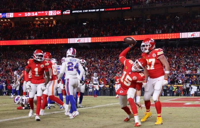 Patrick Mahomes Masters Josh Allen à nouveau pour garder le rêve à trois peat de Kansas City vivant alors que l’immortalité du Super Bowl vous attend