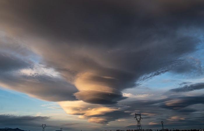 “Je pensais que c’était une tornade”, un photographe amateur immortalise des nuages ​​lenticulaires