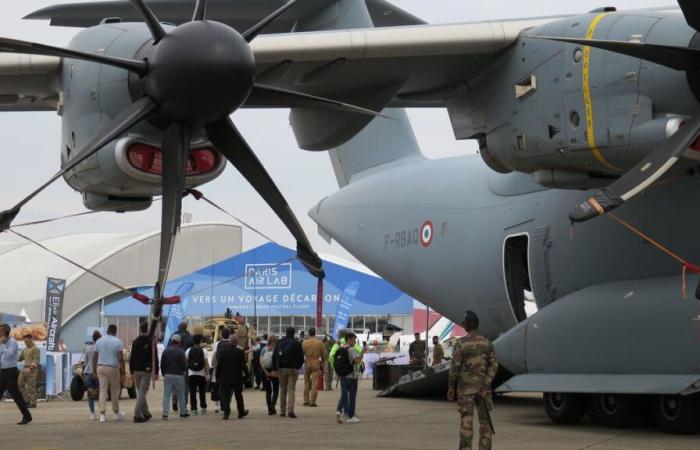 Les sociétés israéliennes autorisées par Macron au Paris Air Show, indiquent le bureau de Netanyahu