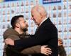 Zelensky remercie Biden pour l’aide américaine qui devrait arriver « rapidement »