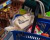 La guerre des prix dans les supermarchés entraîne une baisse de l’inflation des produits alimentaires