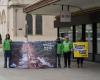 Greenpeace Genève manifeste devant une agence UBS