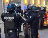 Des CRS déployés pour évacuer une manifestation étudiante à Paris