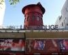 A Paris, les ailes du célèbre Moulin Rouge sont tombées, sans faire de blessés