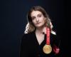 Gabriella Papadakis honorée de porter la flamme olympique à Athènes