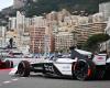 Jaguar double devant la DS à Monaco