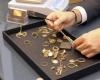 les prix records de l’or encouragent les particuliers à vendre leurs bijoux