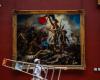 EN IMAGES – Au Louvre, « La Liberté guidant le peuple » fait peau neuve et retrouve ses couleurs d’antan