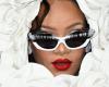 Rihanna annule au dernier moment, une star incapable de monter sur scène et obligée de se faire porter