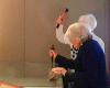 deux grands-mères vandalisent une œuvre au British Museum