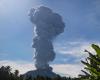 Vidéo. Le volcan Ibu en Indonésie rejette une énorme colonne de cendres